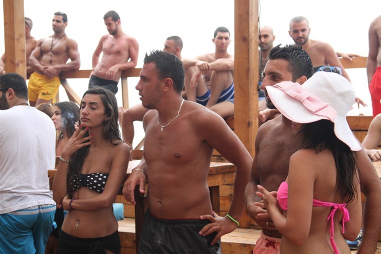 Cyan Beach Bar on Sunday